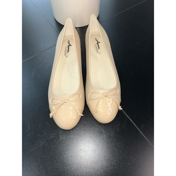Annie Nude Kid Smooth Patent Leather Ballet Flats Women’s Size 8.5 New In box - Picture 1 of 5